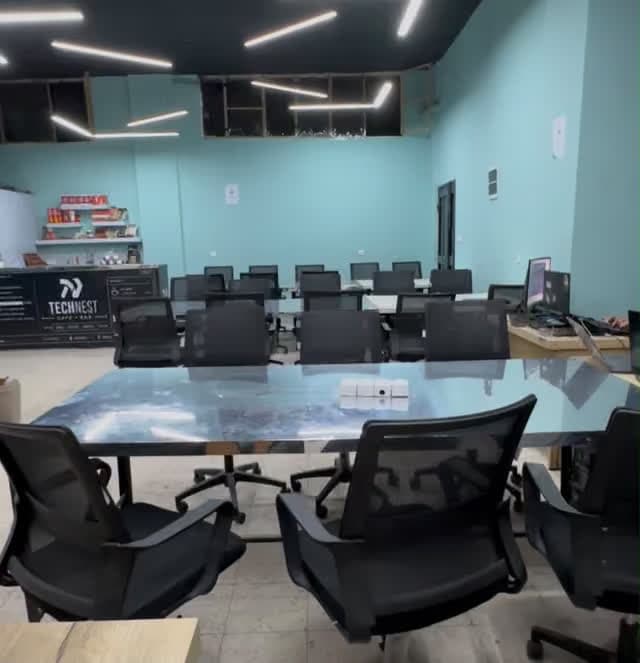 المساحة الواسعة داخل TechNest